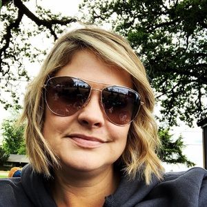 Meet your Posher, Michele